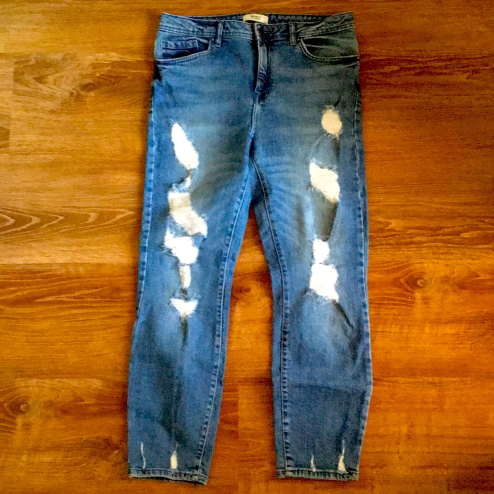 F21 Distressed High Rise Jeans